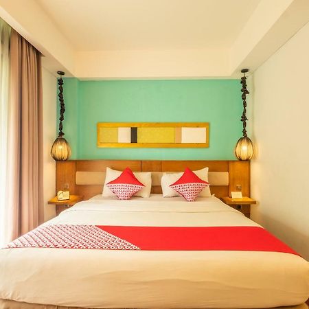 Capital O 852 The Silk At Dago Hotel Bandung Buitenkant foto