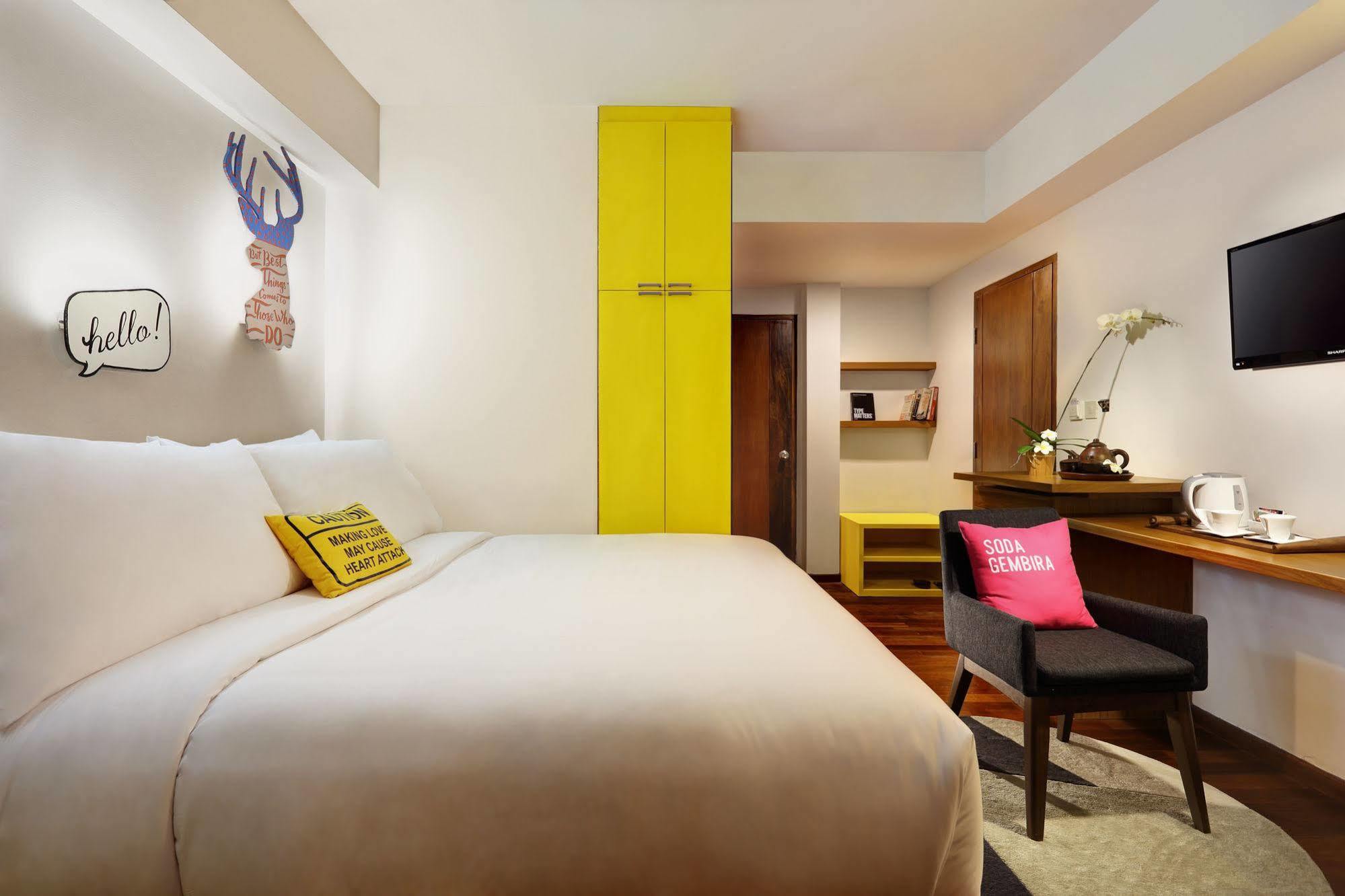 Capital O 852 The Silk At Dago Hotel Bandung Buitenkant foto