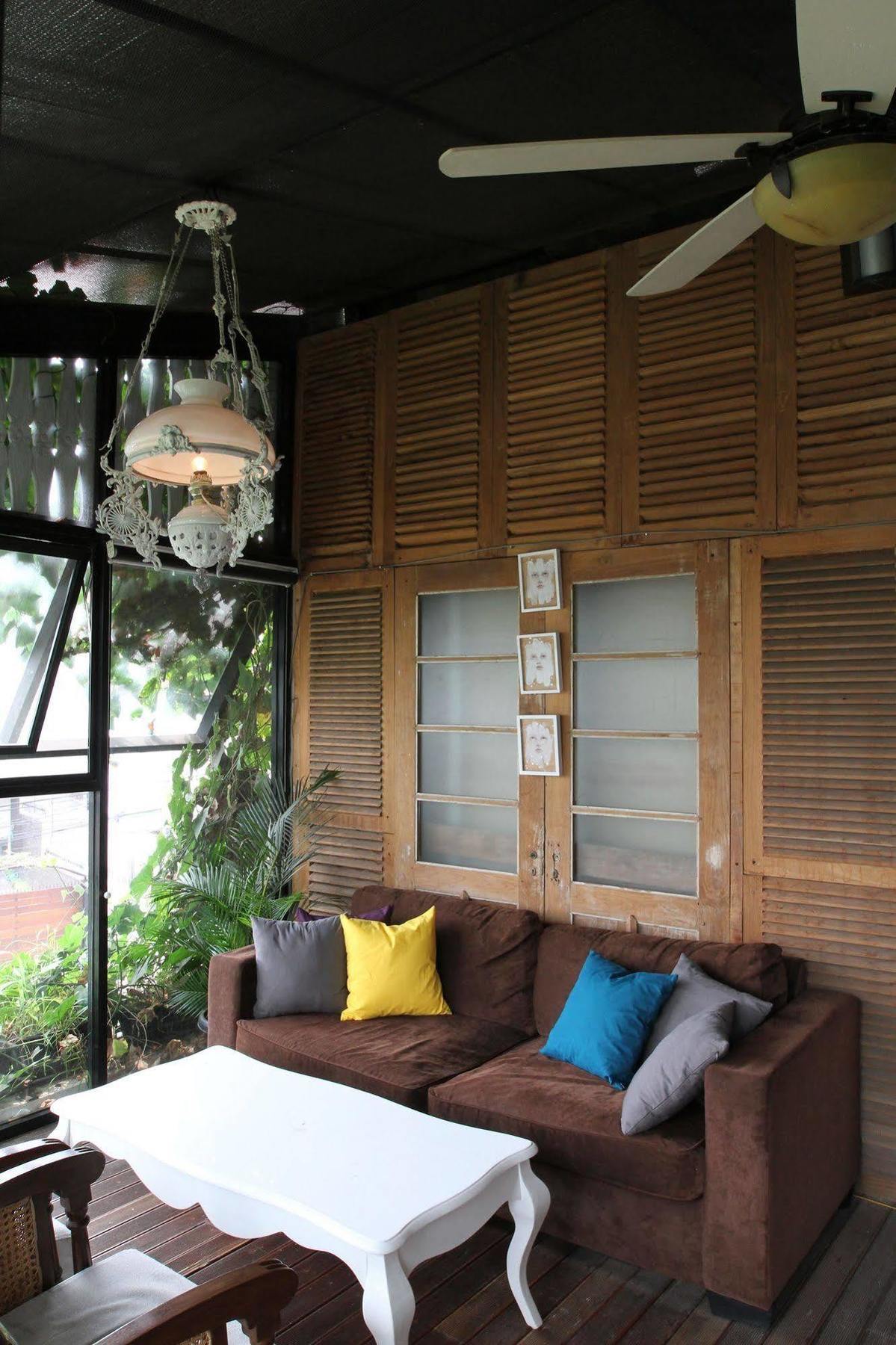 Capital O 852 The Silk At Dago Hotel Bandung Buitenkant foto