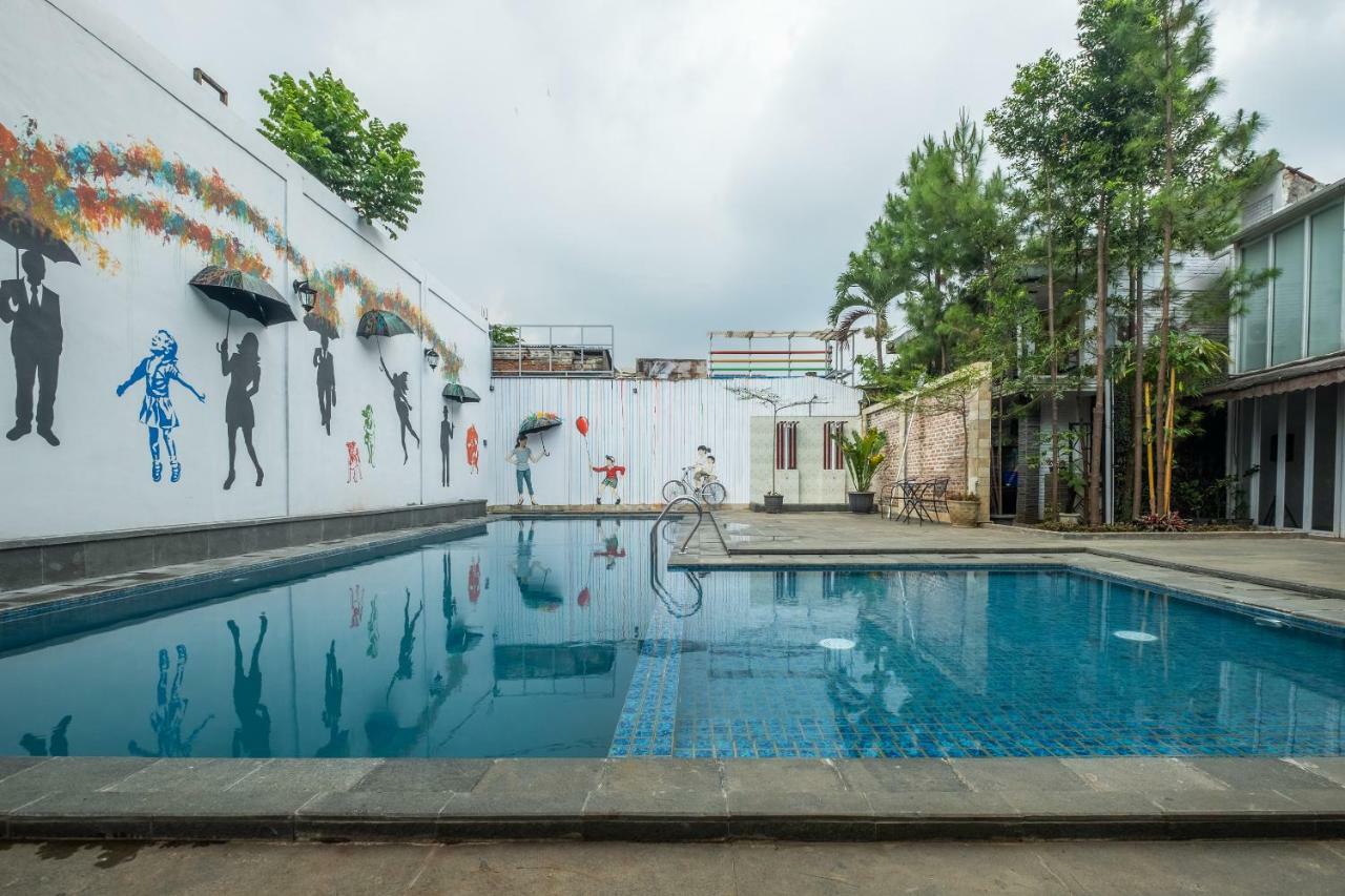 Capital O 852 The Silk At Dago Hotel Bandung Buitenkant foto