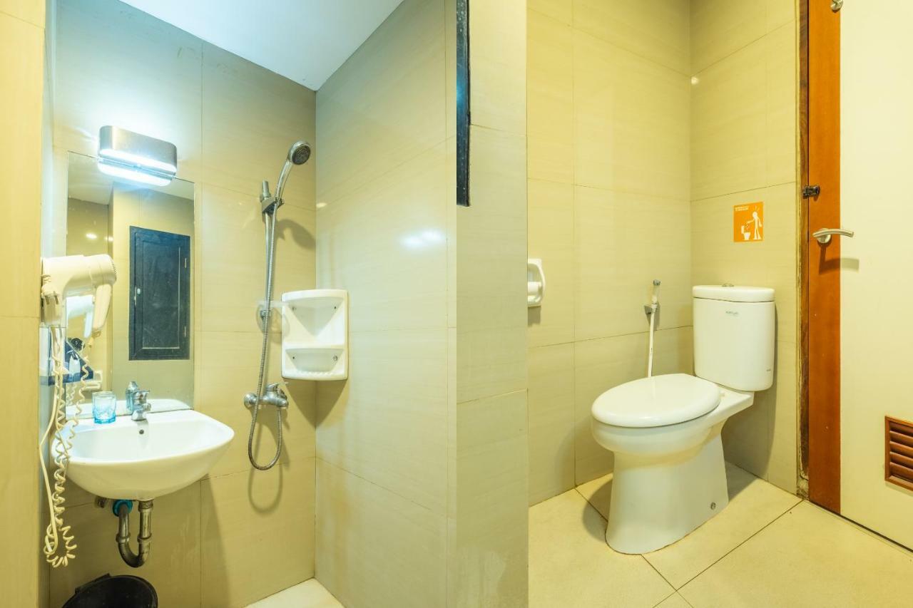 Capital O 852 The Silk At Dago Hotel Bandung Buitenkant foto