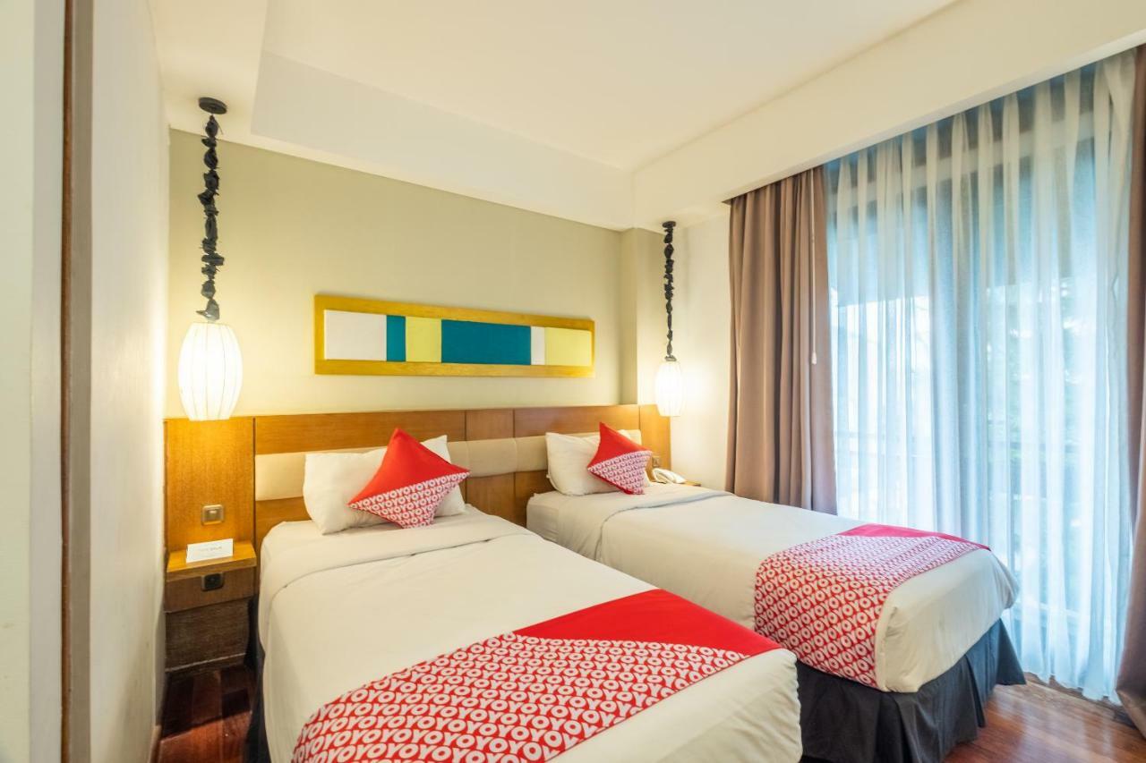 Capital O 852 The Silk At Dago Hotel Bandung Buitenkant foto