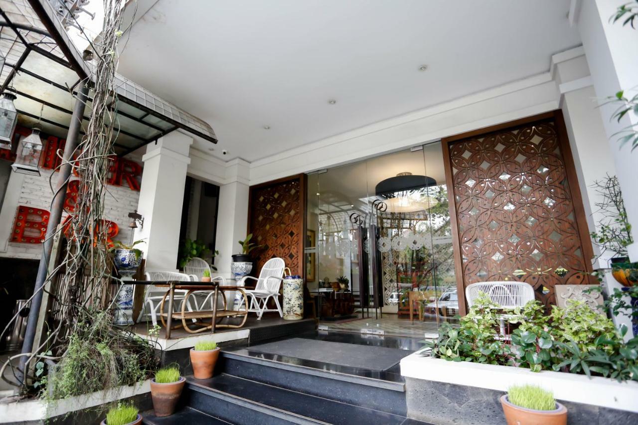 Capital O 852 The Silk At Dago Hotel Bandung Buitenkant foto