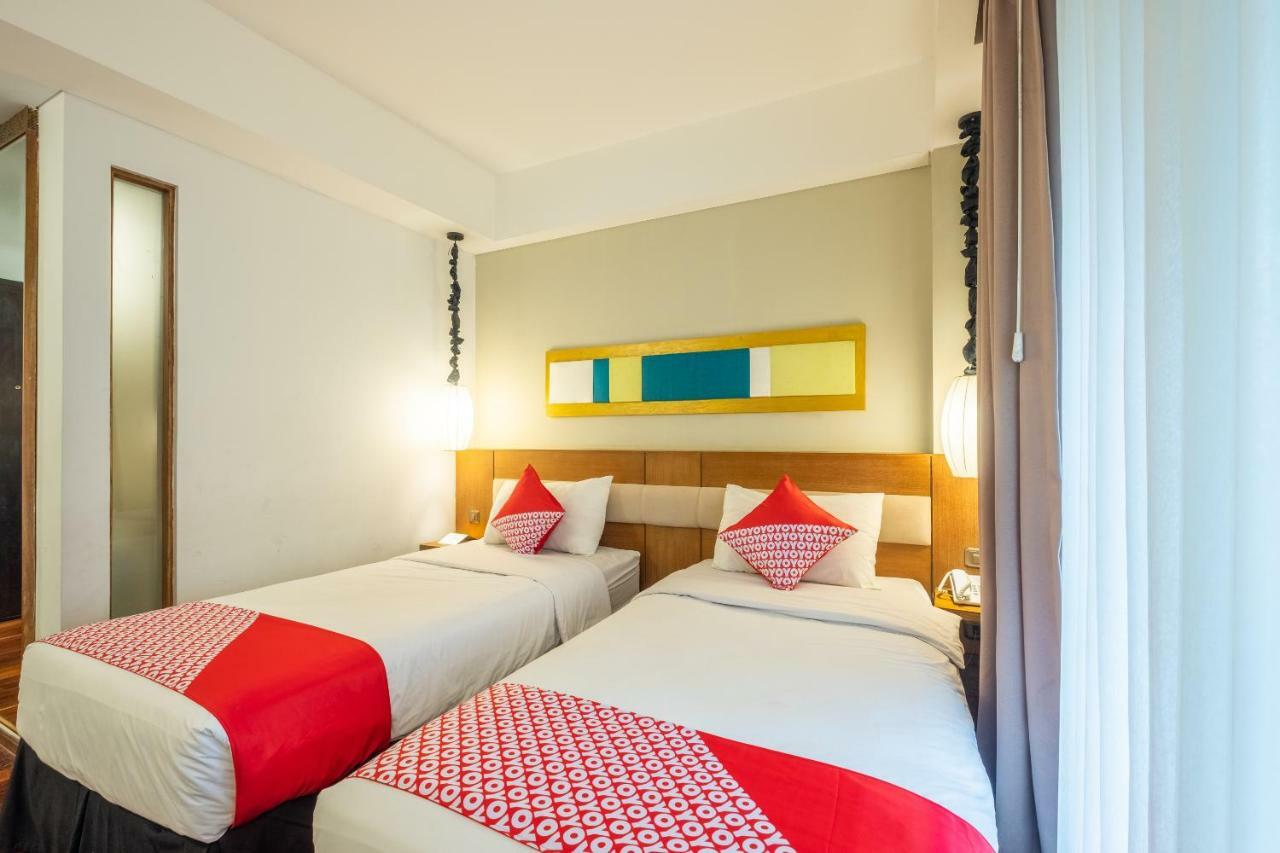 Capital O 852 The Silk At Dago Hotel Bandung Buitenkant foto