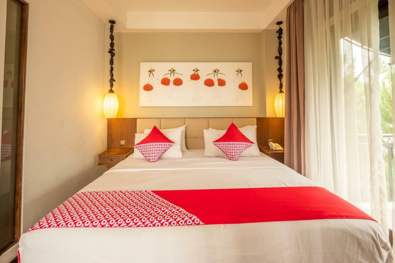 Capital O 852 The Silk At Dago Hotel Bandung Buitenkant foto