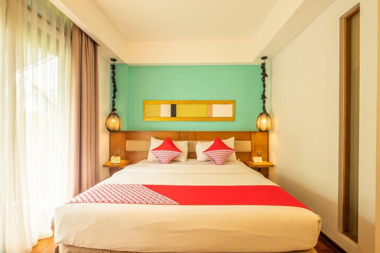 Capital O 852 The Silk At Dago Hotel Bandung Buitenkant foto